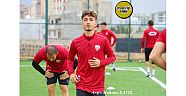 Bölgesel Amatör Ligde 8. Grupta 2 maçta 2. Galibiyet Alarak Ligde Lider olan, Viranşehir Belediyespor’un Başarılı Ortasaha Oyuncusu Sefa Erol(Zaniolo Sefa)