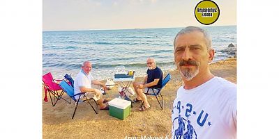 İzmir’de Yaşayan Öğretmen Mehmet Küçük, Arkadaşı Ekrem Karaya ve Oğlu Şeref Küçük
