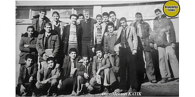 Viranşehir Lisesi Eski Öğrencilerinden Olan Veysi Dinçer, Cesur Durdu, Mehmet Akıncı,  Halil Yılmazer Arkadaşları ve Öğretmenleri