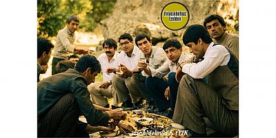 Viranşehir Lisesi Eski Öğretmenlerinden olan, Öğretmen Mehmet Ulutaş, Öğrencileri Abdurrahim Duygu, Cuma Yalçın