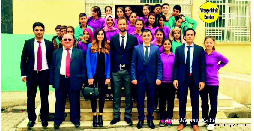 Viranşehir Göl Ortaokulu Değerli Yöneticilerinde Öğretmen Enver Naci Yolcu, Öğretmen Arkadaşları ve Öğrencileri