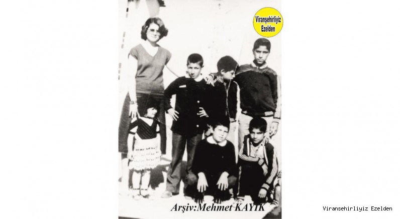 1982 yılı Viranşehir Yatılı İlköğretim Bölge Okulu Öğrencilerinden Ali Çiçek, Halil Kara, Ayşe Evren, İhsan, Ahmet ve Arkadaşları