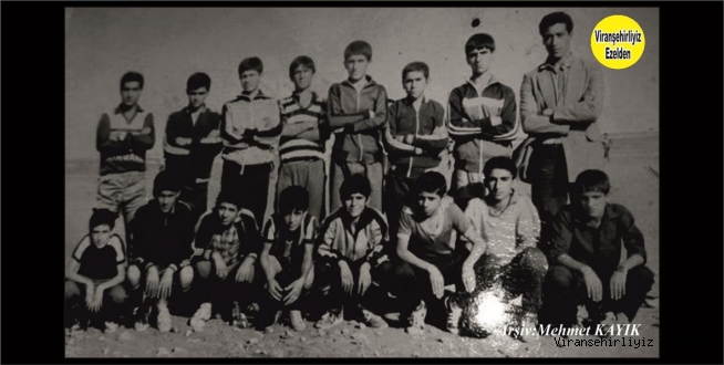 1983 Yılı Viranşehir Lisesi Öğrencilerinden 3/C Sınıfı 
