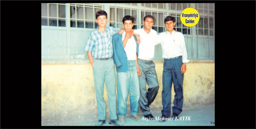 1989 Yılı Viranşehir Lisesi Öğrencilerinden, Ahmet Palmanak, Ahmet Yıldızoğulları, Fikret Yolcu ve Arkadaşı