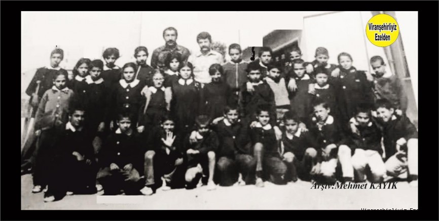  Atatürk İlkokulu Öğretmen Mustafa Tektaş(Veysan), Öğrencilerinden, Murat Kaya Aziz Orhan, Hasan Orhan, Ahmet Tatlı, Hüseyin(Beşkilo)