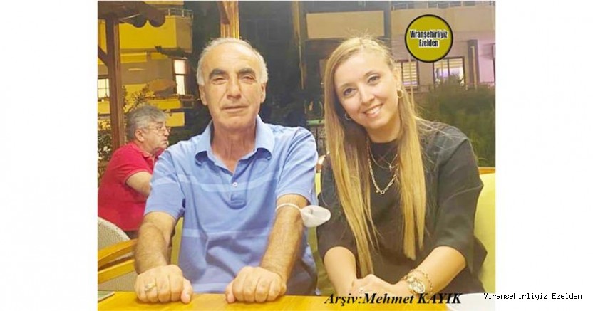 Emekli Müdür Mahmut Turgut Viranşehir Sakarya İlköğretim Okulu Müdürü iken, Okul Öğretmenlerinden olan Öğretmen Özlem Okutur