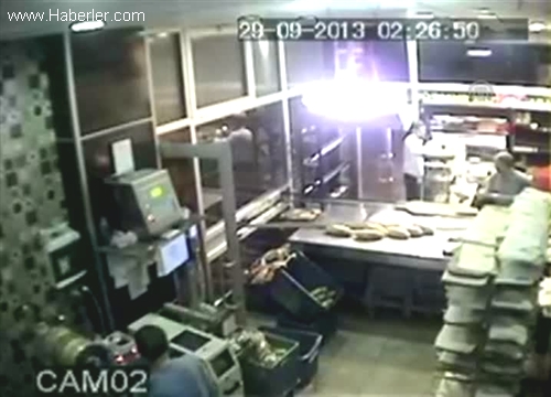 Fırındaki sadaka kutusunu çaldı