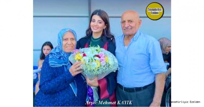 Hadi Etrez, Eşi Fatime Etrez ve Torunları Üniversiteden Öğretmen olarak Mezun olan, Zeynep Etrez
