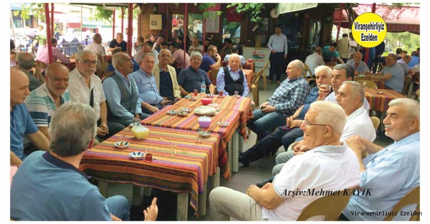  İstanbul’da Biraraya gelmiş, Ali Bahçeli, Nureddin Bahçeli, Ali Yüksel, Remzi Taylan, Hasan Gönüllü, Eyyüp Önen, Mehmet Alu, Orhan Günhan, Rehan Kaya, Halil Özkılavuz, Felek Taylan