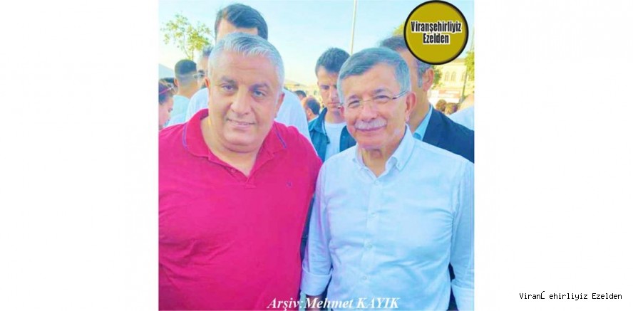 İstanbul’da Yaşayan Fatih Etrez ve Eski Başbakan Gelecek Partisi Genel Başkanı Ahmet Davutoğlu