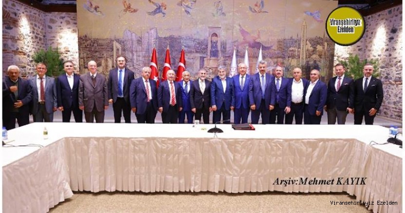 İstanbul Viranşehirliler Derneği Yönetim Kurulu Üyelerinden Onursal Başkan Hacı Suphi Akışık, Başkan Necati Erol, Yönetim Kurulu Üyelerinden Hıdır Tepret, Ahmet Akışık, Osman Bayram, Mustafa Akyürek