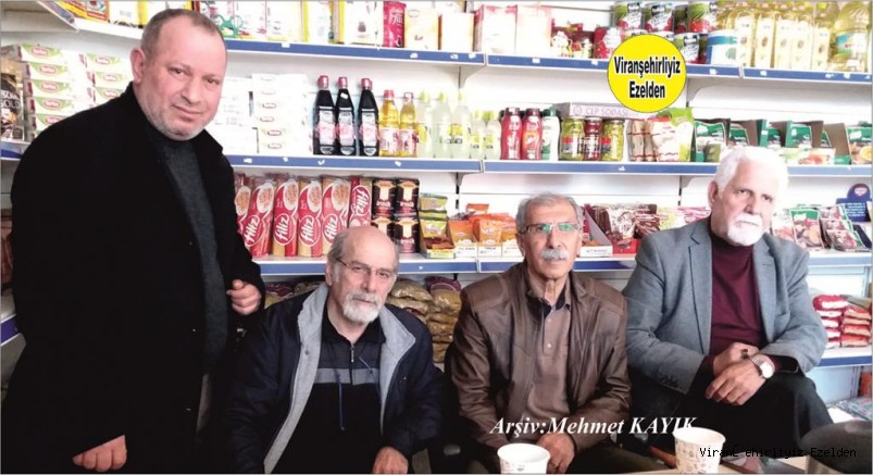 İzmir’de Bir Araya Gelmiş, Öğretmen Mehmet Küçük, Av. M. Nuri Duygu, Ekrem Karakaya ve Aslan Çakar