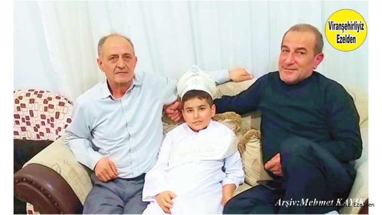 İzmir’de Yaşayan Eyyüp Belkıran, Oğlu Emir Kadir Belkıran’ı Sünnet ettirdi. Kirveside Dostu Arkadaşı Ahmet(Niğit) Koçero oldu