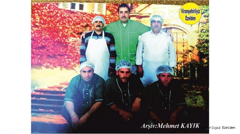 Kaptan Aşevi Yöneticisi Usta Aşçı Nurettin Pelen, Yardımcı Ustalarından Cafer Kahraman, Mehmet Ağaoğlu, Mustafa Aslan, Mehmet ve Kenan Duygu Kardeşler