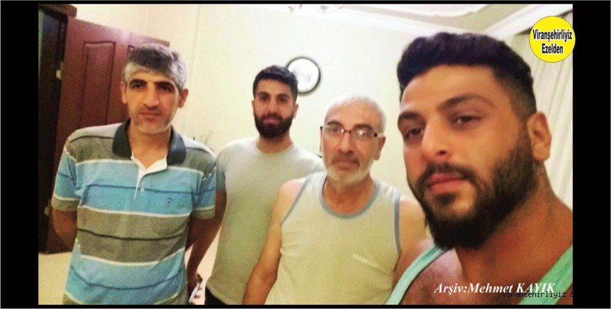  Mahmut Nedim Konuk, Kardeşi Ferhat Konuk ve oğulları  ile