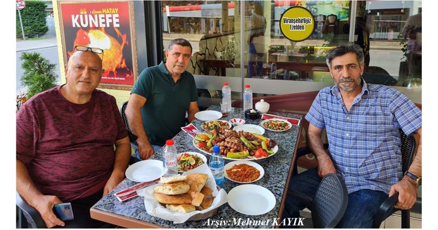 Geçmiş Günlerde Almanya’da Bir Araya Gelmiş, Emekli Nüfus Müdürü Mahmut Nedim Can, Enver Güner ve Mehmet Seyrek