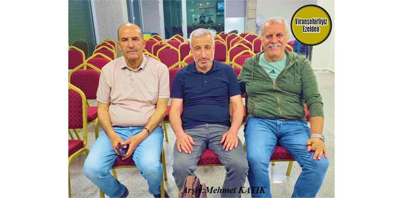 Viranşehirsporun Kaptanı ve Teknik Direktörü Durgam Özer (Kaptan Doğan), Kaptan İbrahim Kahraman(Babi) ve Eski Başarılı Futbolcu Ahmet Direk