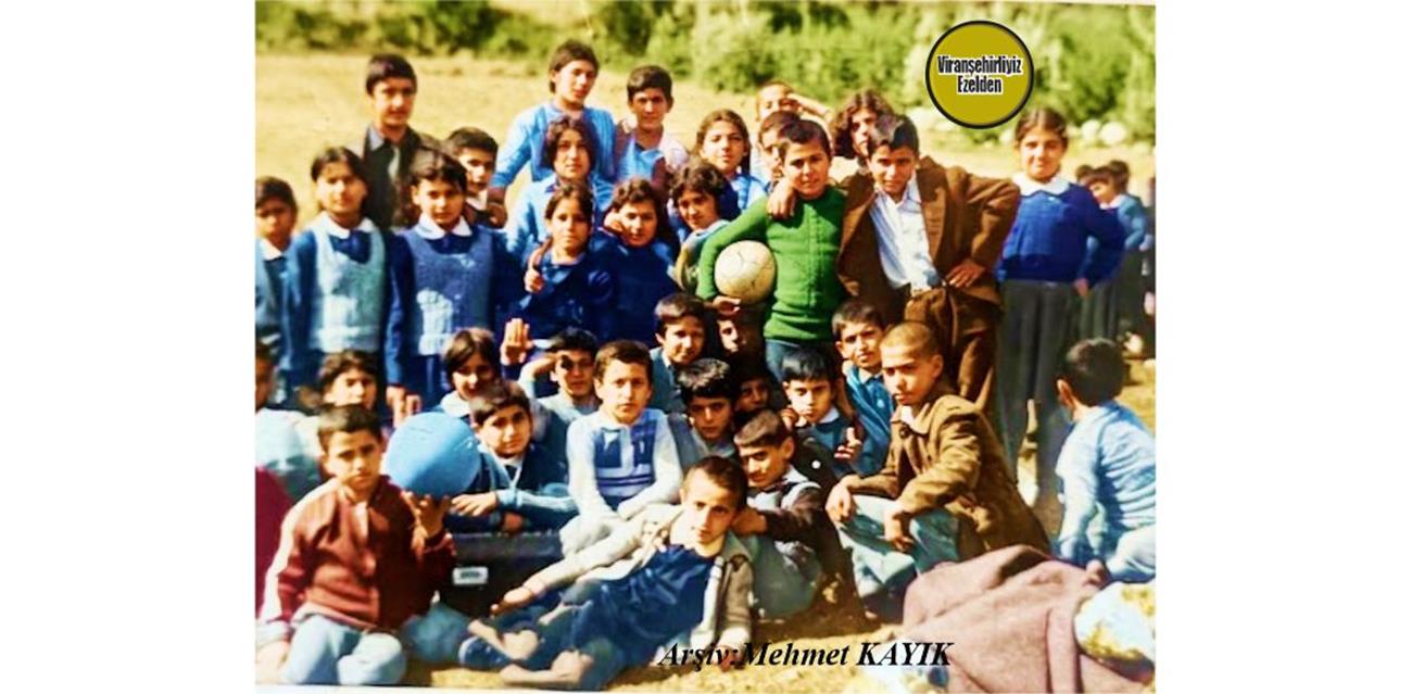 Viranşehir Dumlupınar İlkokulu Eski Öğretmenlerinden Olan, Öğretmen Ekrem Çuvanlıoğlu, Eski Öğrencilerinden Sinan Erdemci ve Arkadaşları