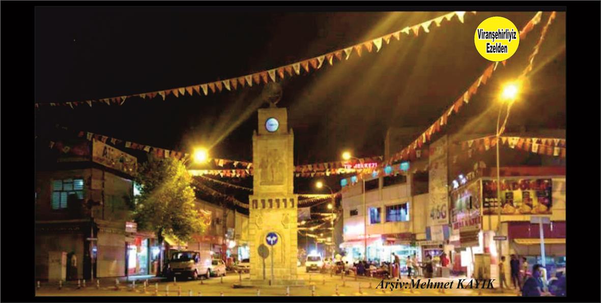 Viranşehir Cumhuriyet Meydanına Ait Gece Çekilmiş Bir Fotoğraf,
