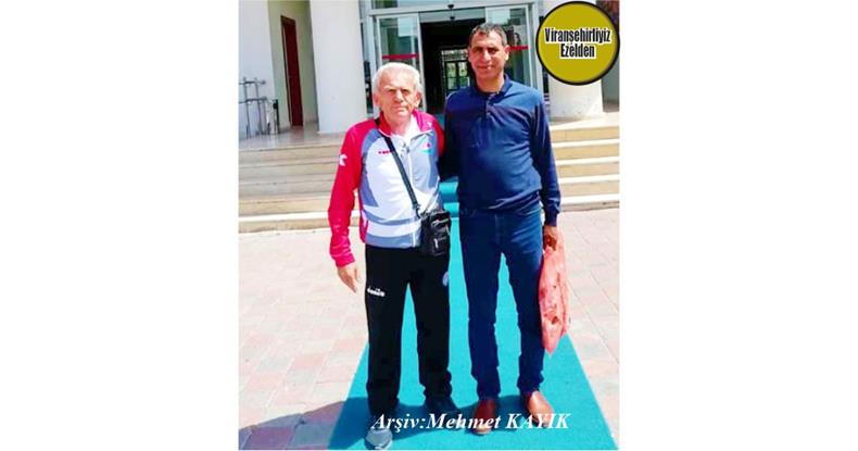 Viranşehir’de Eğitim Görmüş Eski Öğrencilerden olan, Suphi Sarmaca ve Öğretmenli Eşraf Yurdasiper
