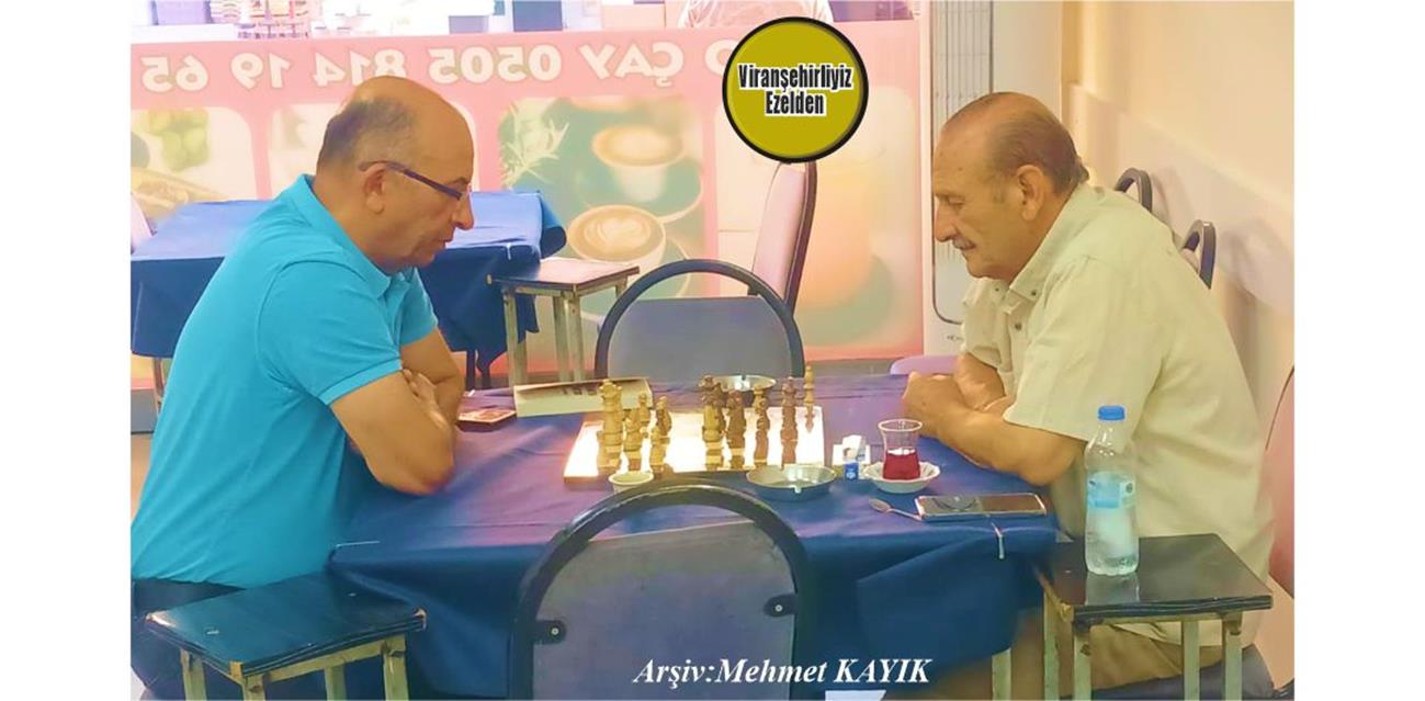 Viranşehir’de Öğretmen Olarak Görev Yapmış, Emekli Öğretmen M. Fahri Kaya ve Arkadaşı Sıraç Kırıcı