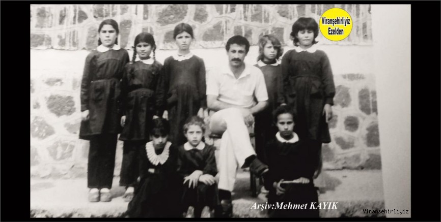 Öğretmen Mehmet Yılmaz ve Öğrencilerine Ait 1982 Yılında Dumlupınar İlkokulu