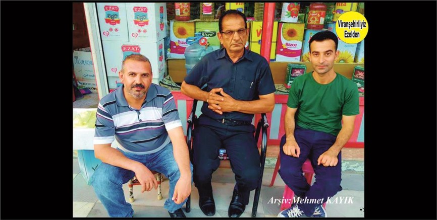 Sayfamız “Viranşehirliyiz Ezelden” Köşe Yazarlarımızdan Murat Sever,  Kaddafi Lakabıyla Tanınan TUDER Viranşehir İlçe Başkanı Ahmet Yılmaz ve Gazeteci Abbas Mutlu