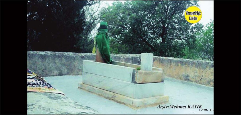 Viranşehir Aslanbaba Köyünde Bulunan Aslanbaba Türbesine Ait Geçmiş Yıllarda Çekilmiş Bir Fotoğraf 