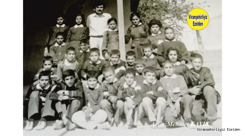 Viranşehir Atatürk  İlkokulu Eski Öğretmenlerinden Eşref Hoca, Eski Öğrencilerinden, Suphi Sarmaca, Etem Kaya, Mehmet Gönlü,  Ahmet Tanç
