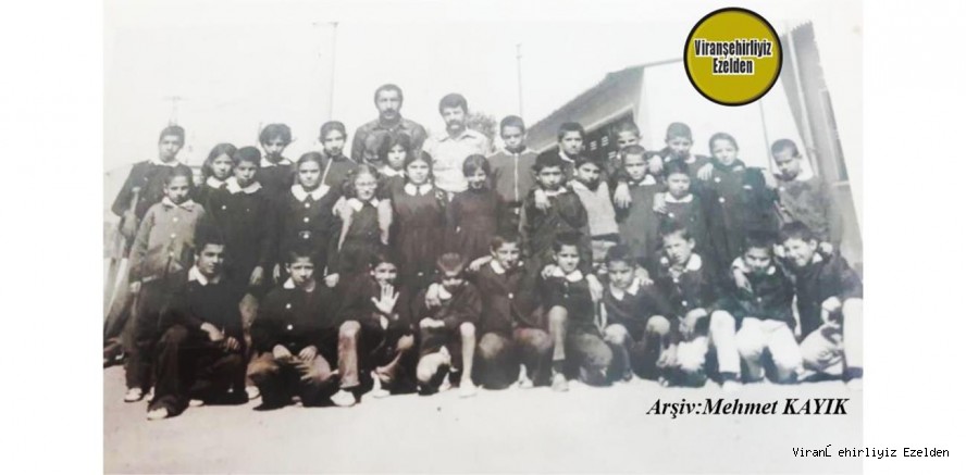 Viranşehir Atatürk İlkokulu Eski Öğretmenlerinden, Mustafa Veysan, Eski Öğrencilerinden Hasan Orhan ve Arkadaşları