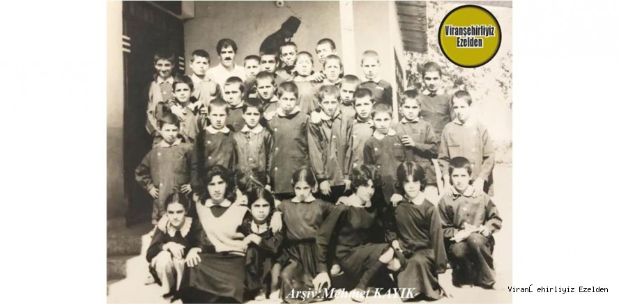 Viranşehir Atatürk İlkokulu Eski Öğretmenlerinden Yasin Güldaş, Eski Öğrencilerinden Hasan Orhan ve Arkadaşları