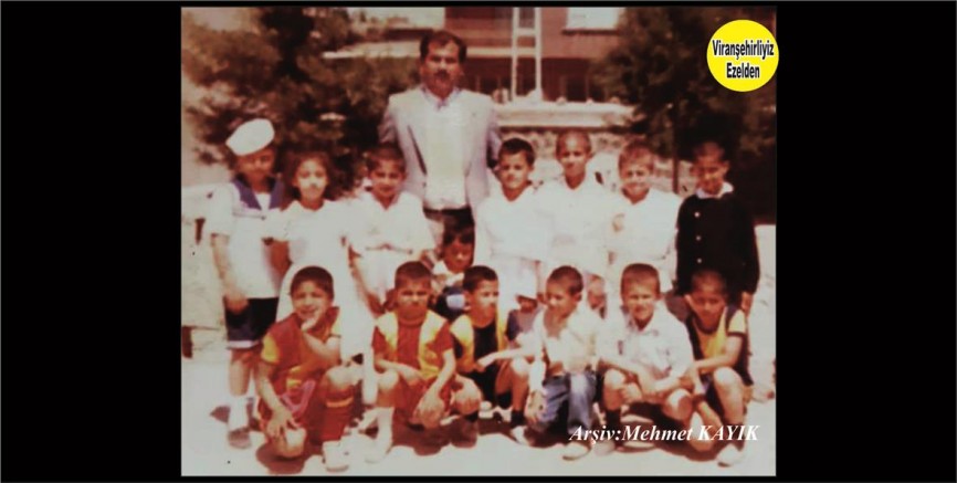 Viranşehir Bahçelievler İlkokulunda Yıllarca Müdürlüğünü yapmış, Öğretmen Nusret Gönüllü, Öğrencilerinden Alican Çakan