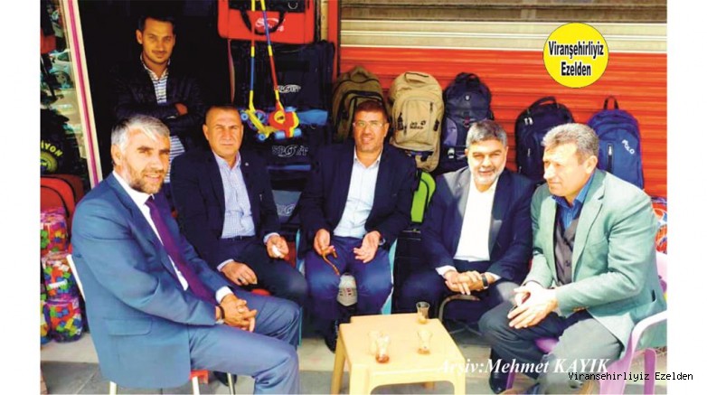 Viranşehir Cumhuriyet Meydanında Kırtasiye İşleten, İbrahim Çapa, Yasir Çapa, Ömer Ekinci, Hadi Diken Sıraç Çetin ve Lütfi Bağcı