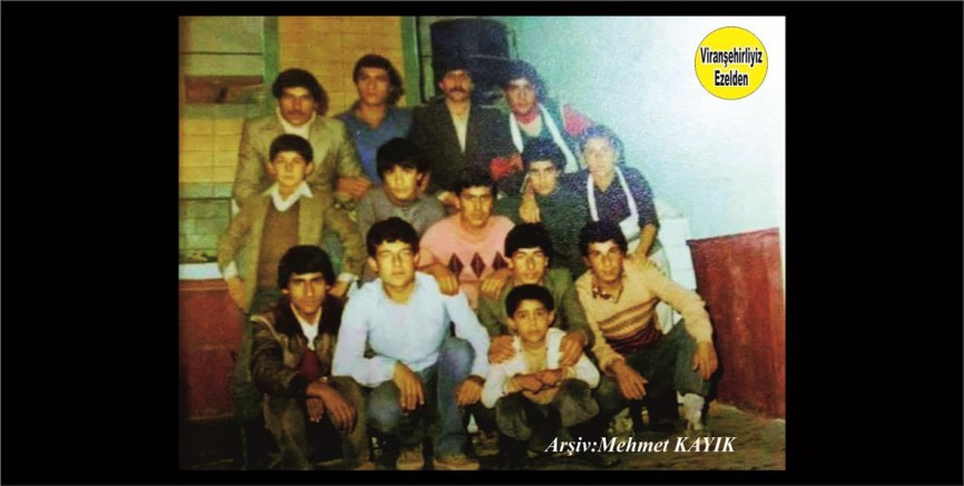 Viranşehir’de 1980 li Yıllarda çekilmiş Ali Büyükturan, Cemal Akgül, Cahit Akgül, Şerif Gökçe ve Arkadaşları