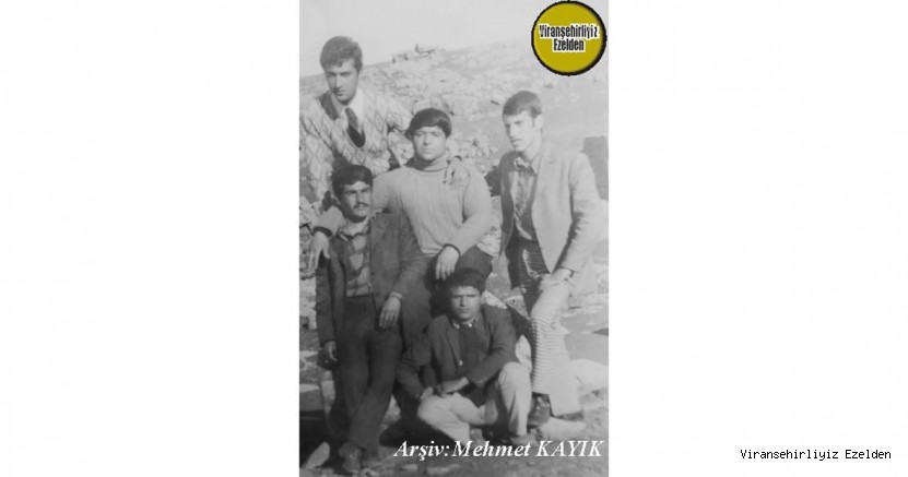 Viranşehir’de Baba Recco olarak Tanınan Merhum Recep Açık, Hilmi Tepret(Abdulhalim), Ahmet Çeken, Mustafa Ölçer ve Arkadaşı