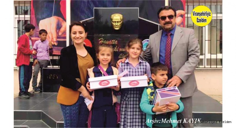 Viranşehir’de Bir çok Okulda Müdürlük yapmış, Öğretmen Murat Yetkin ve Öğrencileri