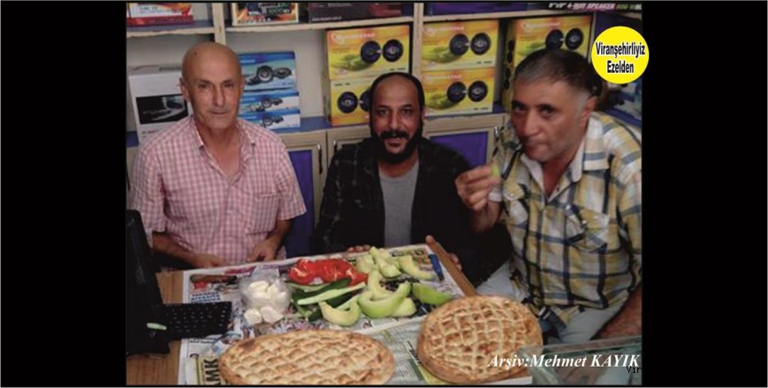 Viranşehir’de Elektronik Servis Sektöründe Esnaflık Yapmış, Sevilen İnsan Mehmet Yıldız, Arkadaşları Ahmet Topkan ve Hasan Turgut