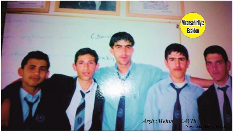 Viranşehir’de Eski Lise Öğrencilerinden Serdar Bayram, Mehmet Çetin, Evren Tekkeş, Halil Akay ve Rıdvan Ektiren