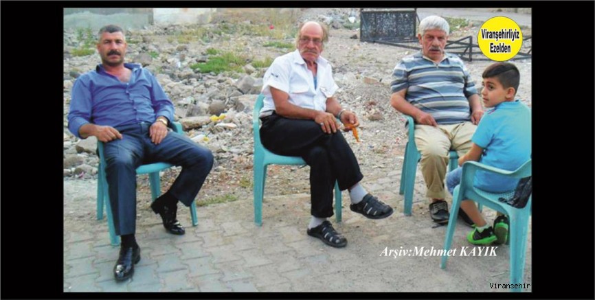 Viranşehir’de Güzel Esnaflık yapmış, Münir Kaya, Kardeşi Nihat Kaya, Oğlu Murat Kaya ve Torunu