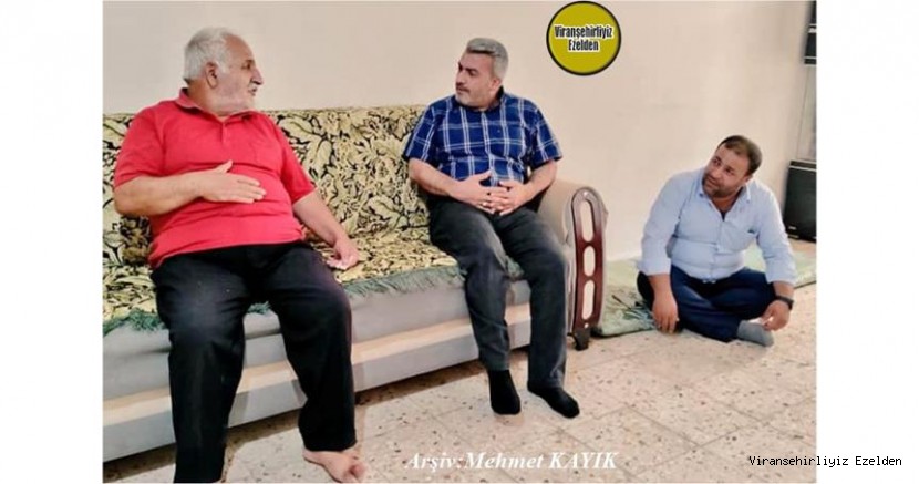 Viranşehir’de Kuşçu Baki olarak tanınan Baki Atlıbatur, Ev Misafirlerinden Ak Parti İlçe Başkanı Ali Tekin ve Aziz Açık