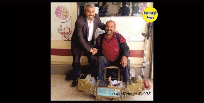 Viranşehir’de Mama Kote lakabıyla Tanınan eski Usta Şoförlerden Mehmet Çatal ve Ak Parti İlçe Başkanı, Ali Tekin