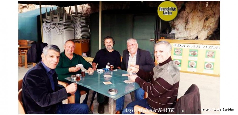 Viranşehir’de Manifatura Sektöründe Yıllarca Esnaflık yapmış, Sevilen İnsan Mehmet Erdemci, Menduh Bahçeli, Cuma Çay, Ahmet İnanç ve Arkadaşı