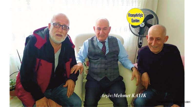 Viranşehir’de Osman Hoca olarak tanınan Emekli Öğretmen Osman Erdil, kardeşleri Hüseyin Fehmi Erdil ve Murat Erdil