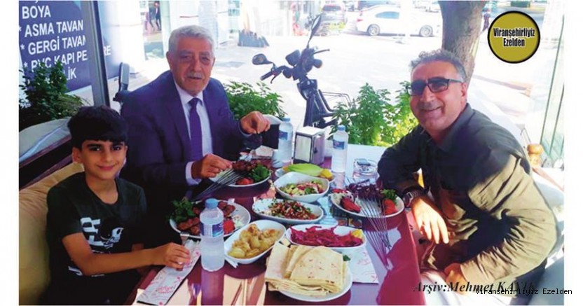 Viranşehir’de Sevilen Değerli Kanaat Önderlerimizden olan, İş İnsanı Mehmet Şerif Özkan, Torunu Şerif Özkan ve Öğretmen Salih Kurt