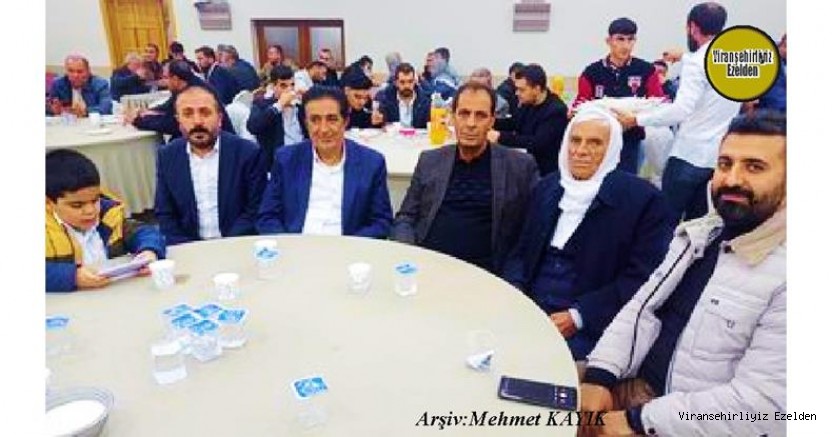 Viranşehir’de Sevilen Kanaat Önderlerimizden olan, İshak Kaya, Akrabaları Hacı Eyyüp Etrez, Hadi Etrez, Feyzi Etrez ve Eyyüp Etrez