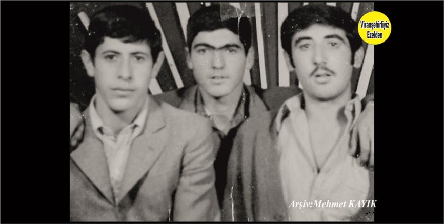Viranşehir’de Şoför Savcı olarak tanınan Merhum Halil Savcı, Ahmet Ezberci ve Necat Çevik (Neco)