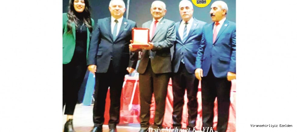 Viranşehir’de Yaklaşık olarak 50 Yıldan bu yana Siyaset Yaparak Cumhuriyet Halk Partisi İlçe Başkanlığı Görevini yapmış, Duayyen Siyasetçi Remzi Taylan’a Plaket verildi