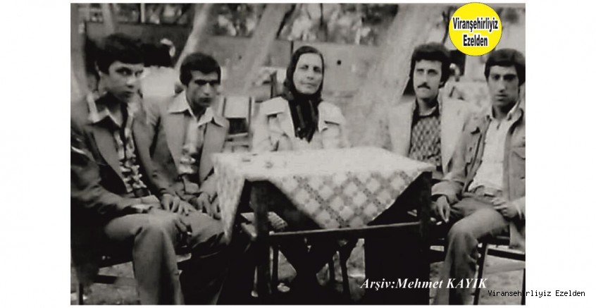 Viranşehir’de Yıllarca Öğretmenlik yapmış, Emekli Öğretmen Beşir Önen, Emekli Memur Casım Özçelik, Merhume Naciye Özçelik, Merhum Öğretmen Mehmet Yakıcı ve Merhum İnşaat Mühendisi Hasan Erol