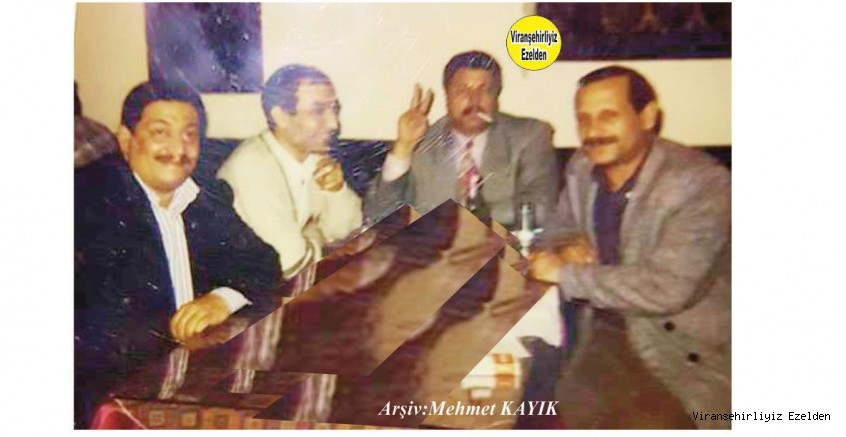 Viranşehir'de Yıllarca Öğretmenlik yapmış, Emekli Öğretmen Fahri Kaya, Ömer Erdal Öztop, Ahmet Yıldırım ve Buro Görmez’e Ait 1977 Yılında İstanbul Taksim'de