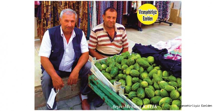 Viranşehir’de Yöresel Sanatçımız olarak hizmetlerde bulunmuş, Şimdi Şelengo Sezonunda Şelengo Satıcılığı yapan, Eyyüp Doğan ve Arkadaşı